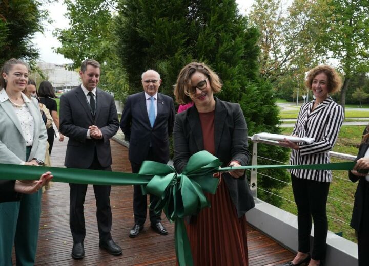 Bizkaia da un salto en biotecnología con una planta que produce proteínas con crisálidas